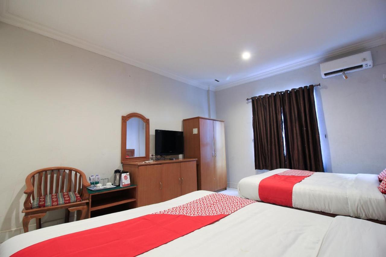 Oyo 717 Hotel Dharma Utama Syariah Pekanbaru Exterior foto