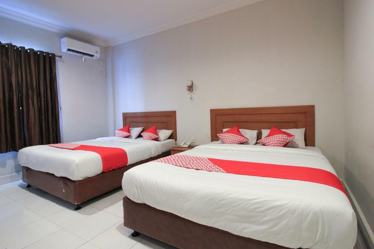 Oyo 717 Hotel Dharma Utama Syariah Pekanbaru Exterior foto
