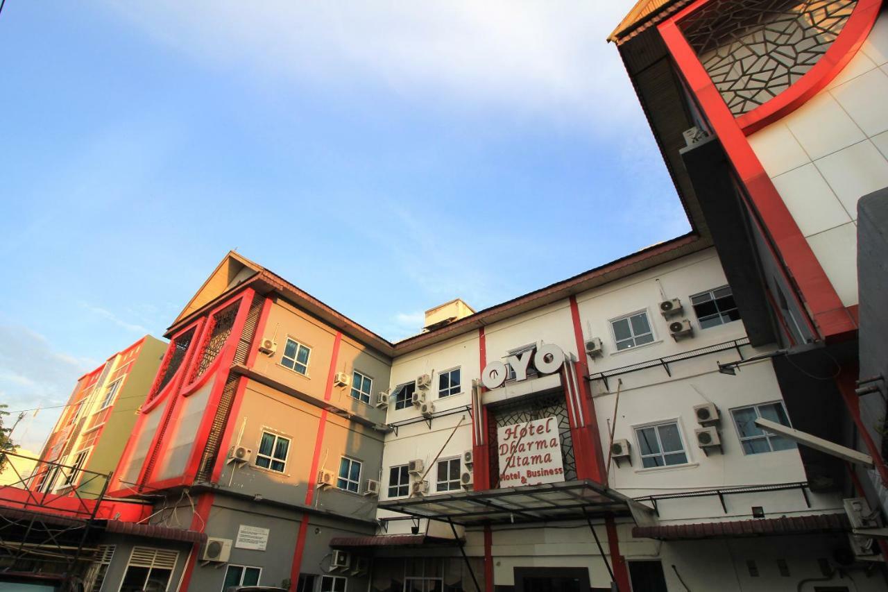 Oyo 717 Hotel Dharma Utama Syariah Pekanbaru Exterior foto
