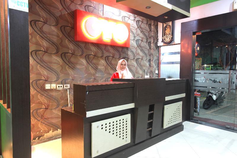 Oyo 717 Hotel Dharma Utama Syariah Pekanbaru Exterior foto