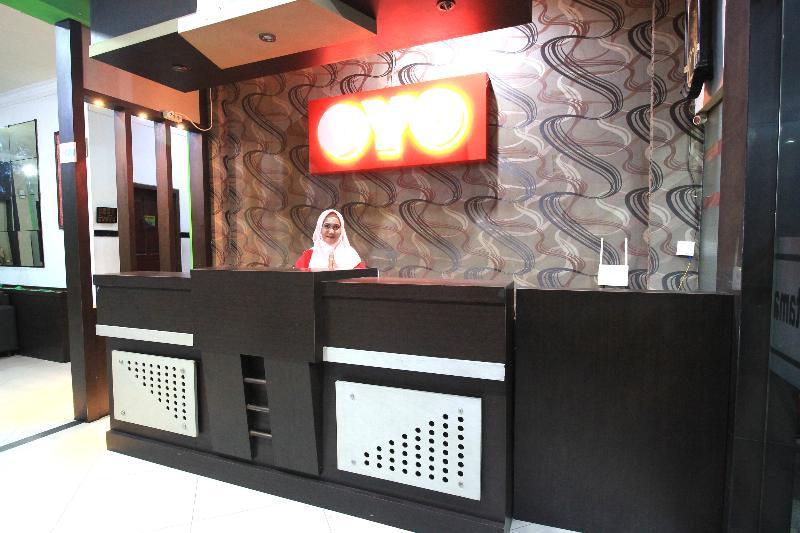 Oyo 717 Hotel Dharma Utama Syariah Pekanbaru Exterior foto
