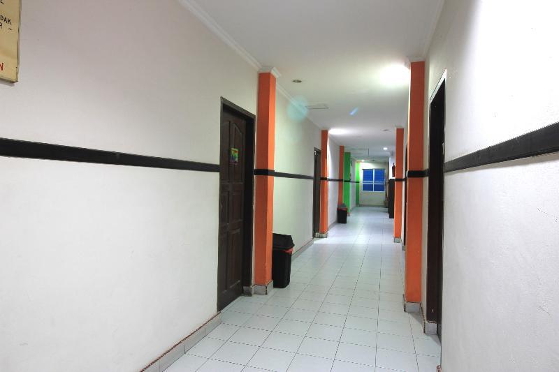 Oyo 717 Hotel Dharma Utama Syariah Pekanbaru Exterior foto